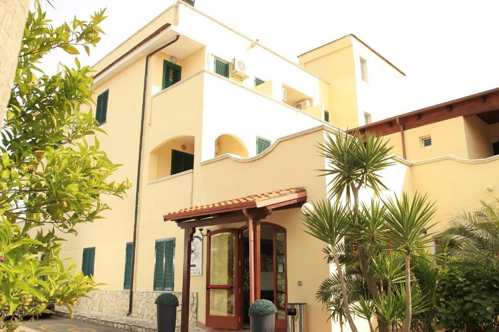 Hotel Club Bellavista Vieste Buitenkant foto