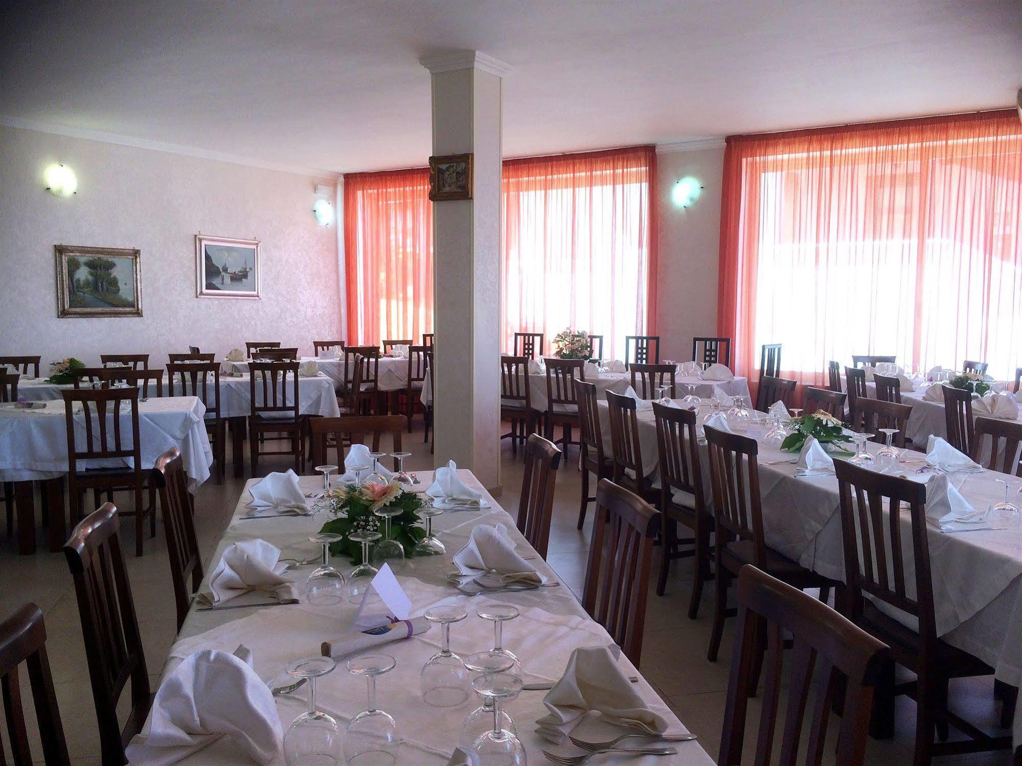 Hotel Club Bellavista Vieste Buitenkant foto