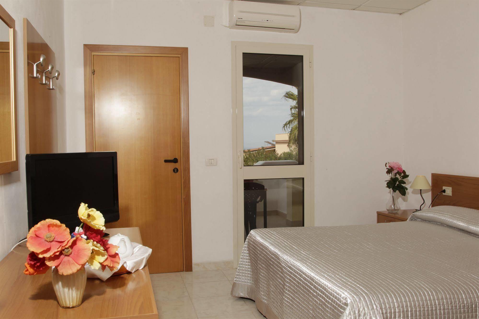 Hotel Club Bellavista Vieste Buitenkant foto