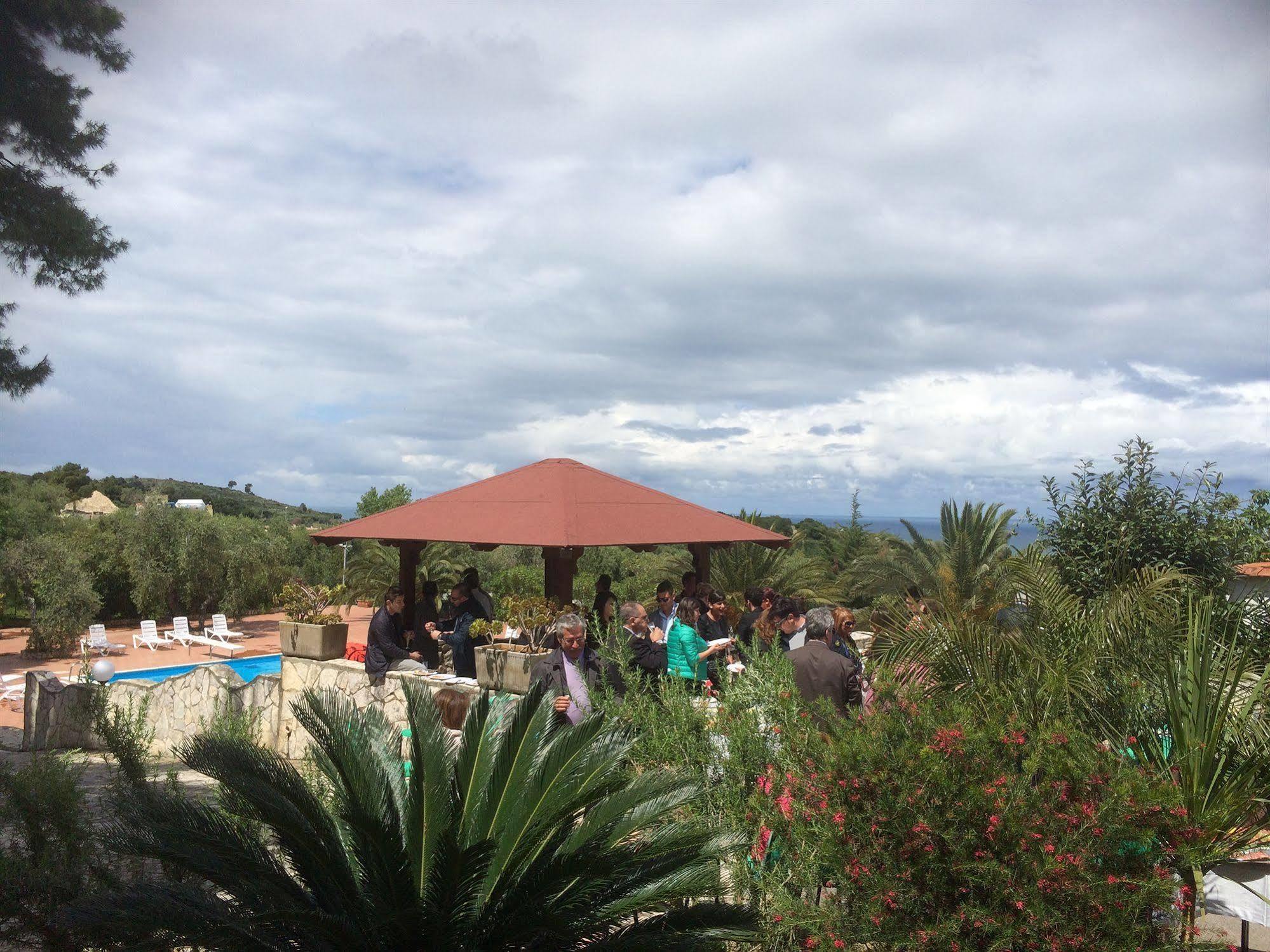 Hotel Club Bellavista Vieste Buitenkant foto